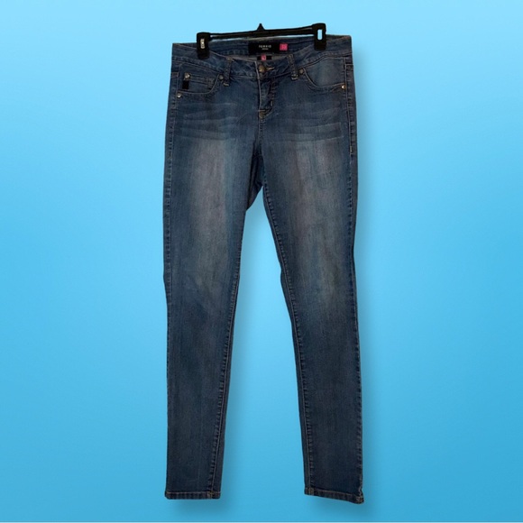 TORRID Jeans Curvy Fit - Picture 1 of 7